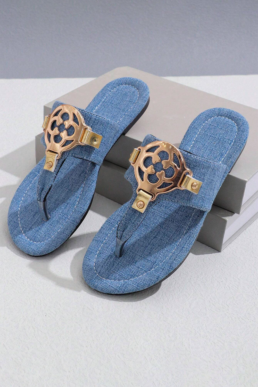 Blue Metal Decor Leather Thong Sandals